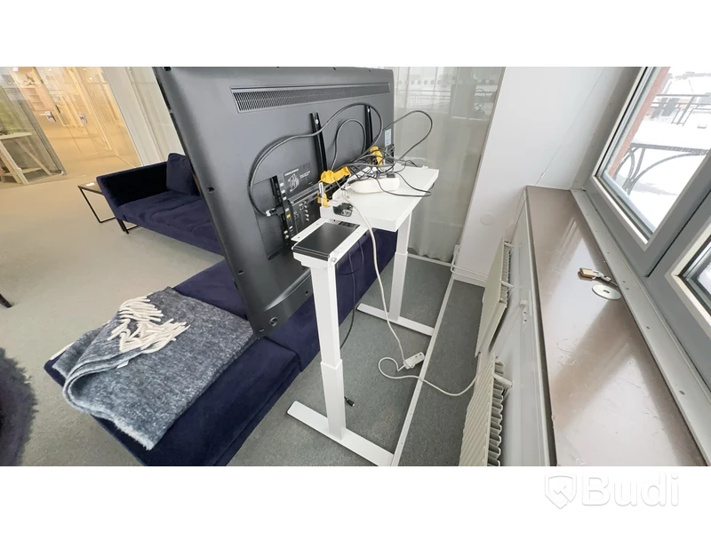 Samsung TV UE55H6275SU - på hjul.