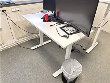 Skrivbord AJ-produkter, höj- och sänkbart. 120x60 cm 