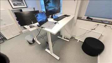 Skrivbord AJ-produkter. Höj - och sänkbart. 120x60 cm 