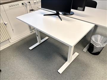 Skrivbord AJ-produkter, höj- och sänkbart. 120x60 cm 