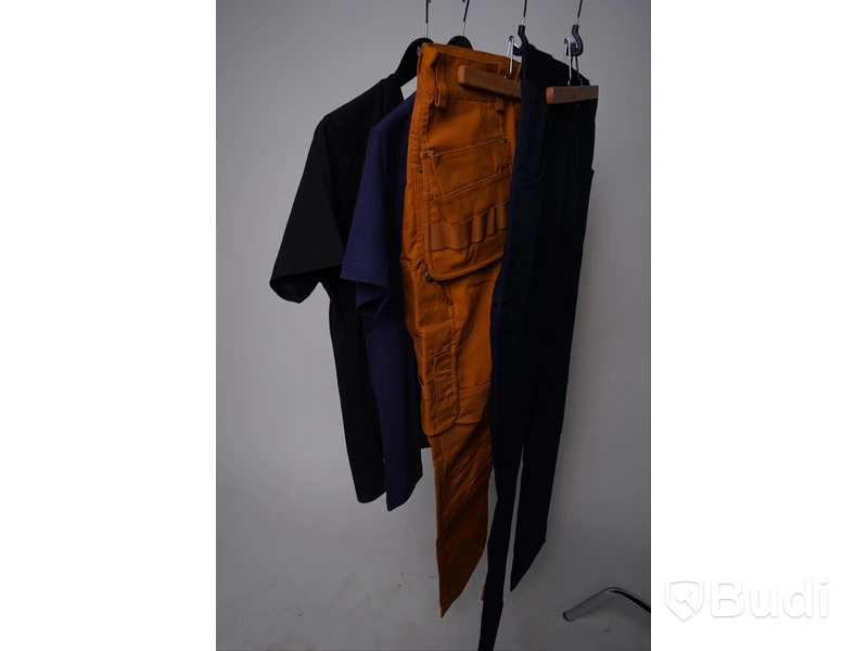 2 arbetsbyxor, 2 t-shirts, DEPALMA. Strl M.