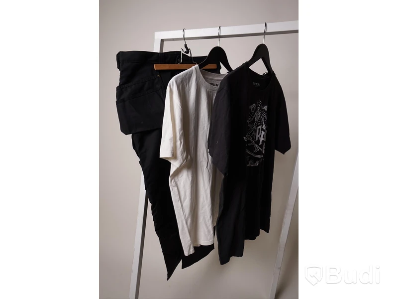 Arbetsbyxor strl 52, 2 t-shirts strl XL