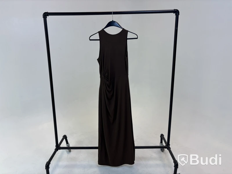 Klänning Leoni Oeuvre Draped Dress, brun, stl. XS - By Nathalie Schuterman, Design Filippa Fuxe