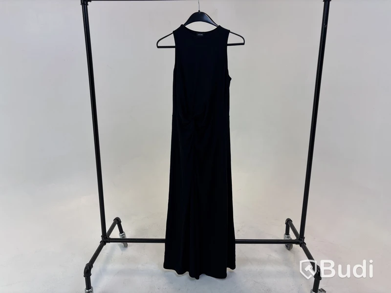 Klänning Leoni Oeuvre Draped Dress, svart, stl. S - By Nathalie Schuterman, Design Filippa Fuxe
