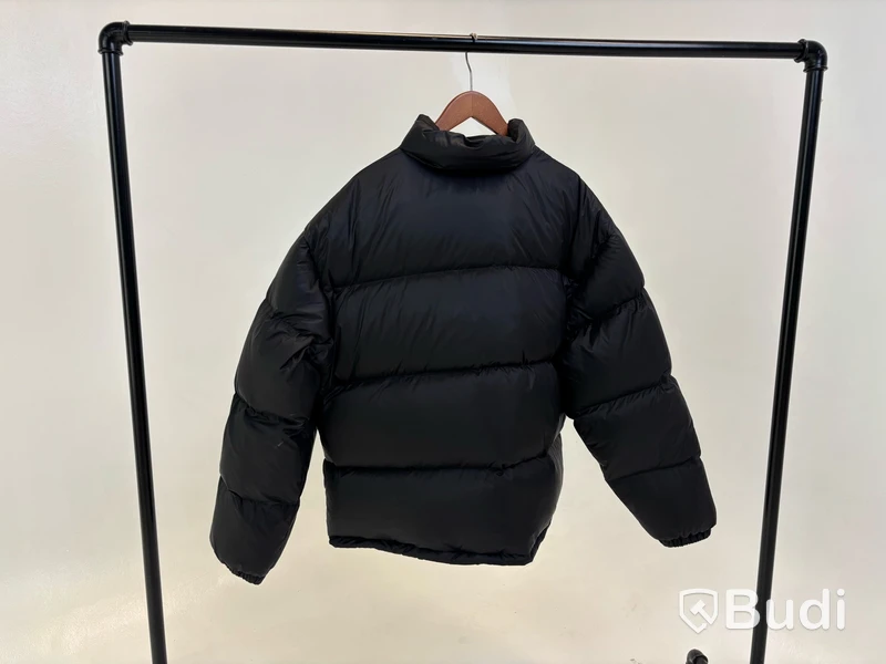 Jacka Eytys, Unisex stl. dam 42, herr 52