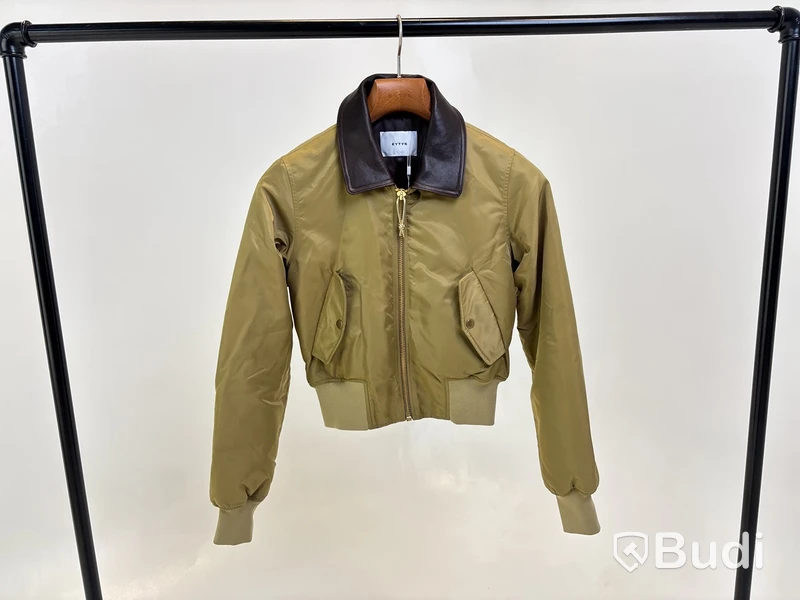 Jacka Eytys, Unisex stl. dam 36, herr 46