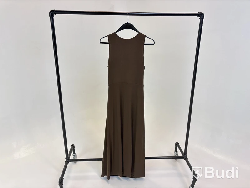 Klänning Leoni Oeuvre Draped Dress, brun, stl. M - By Nathalie Schuterman, Design Filippa Fuxe