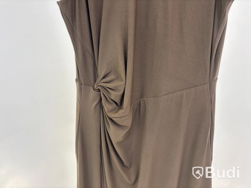 Klänning Leoni Oeuvre Draped Dress, brun, stl. M - By Nathalie Schuterman, Design Filippa Fuxe