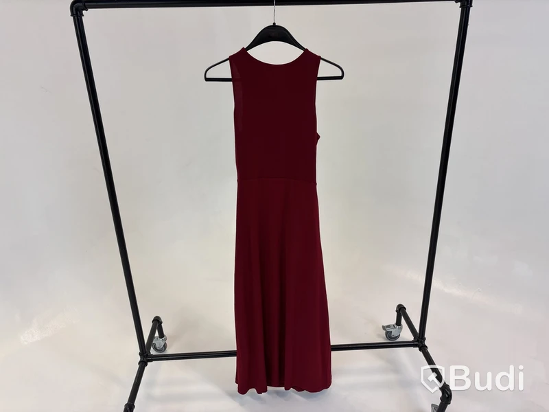 Klänning Leoni Oeuvre Draped Dress, röd, stl. M - By Nathalie Schuterman, Design Filippa Fuxe