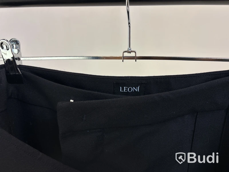 Kjol Leoni Chroma Pleated Skirt, svart, stl. S - By Nathalie Schuterman, Design Filippa Fuxe