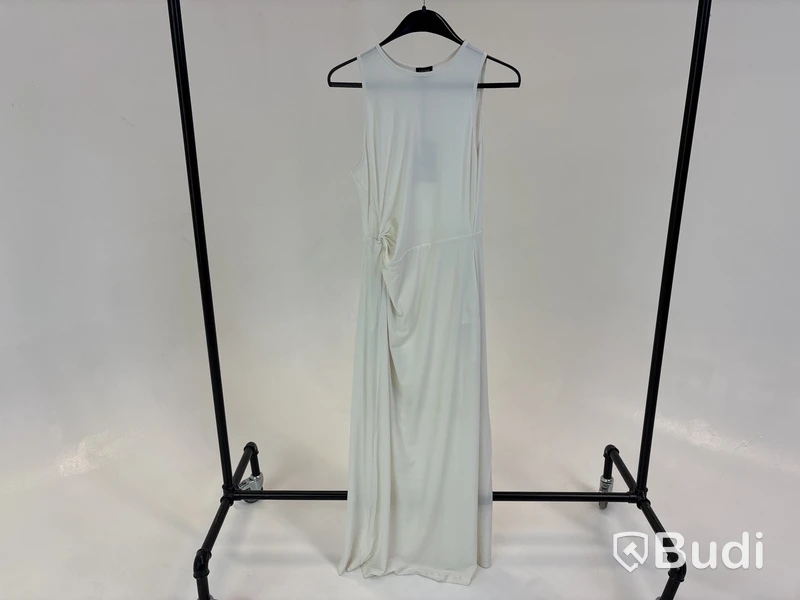 Klänning Leoni Oeuvre Draped Dress, vit, stl. M - By Nathalie Schuterman, Design Filippa Fuxe