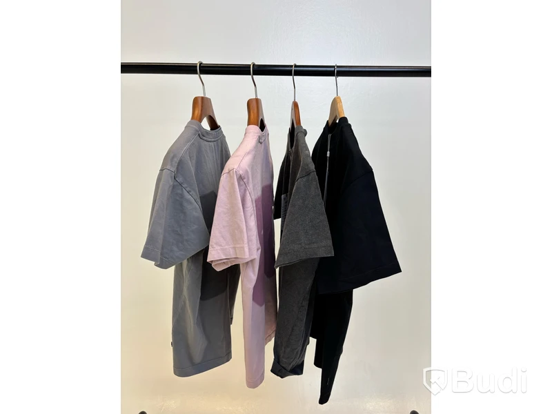 4st. T-shirts Eytys, stl. dam S, herr XS