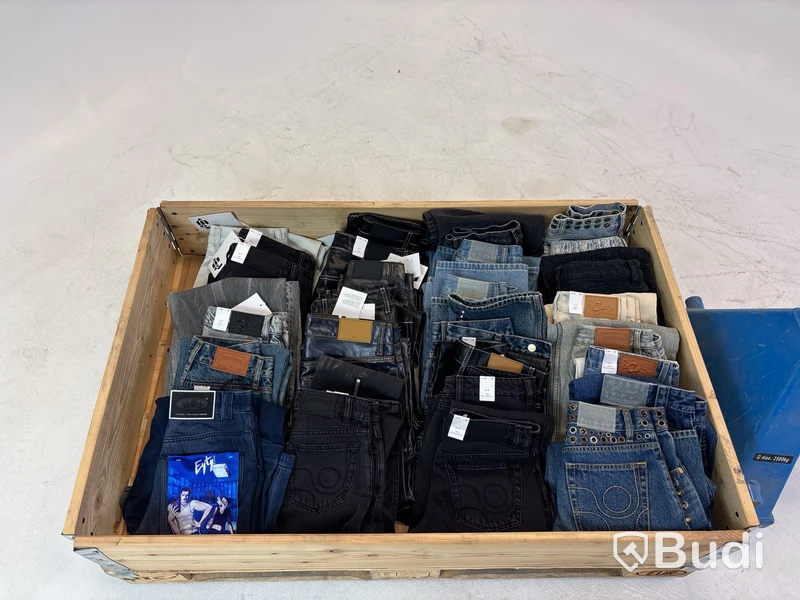 Parti med jeans Eytys, olika modeller och storlekar