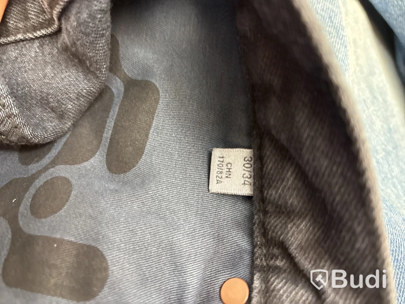 Partir med jeansshorts Eytys, olika modeller och storlekar