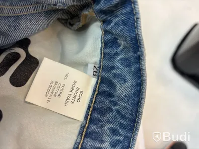 Partir med jeansshorts Eytys, olika modeller och storlekar