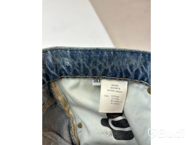 Partir med jeansshorts Eytys, olika modeller och storlekar