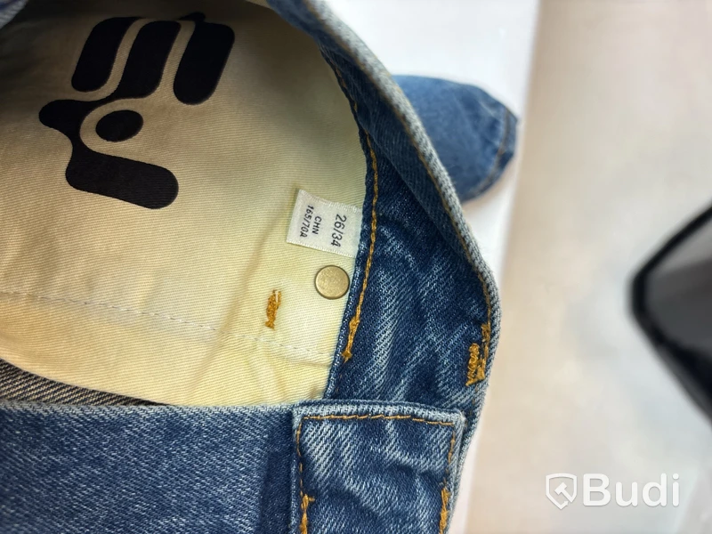 Partir med jeansshorts Eytys, olika modeller och storlekar