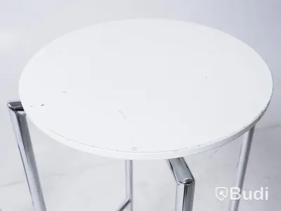 3 st Barstolar - Källemo COBRA barpall, två svarta och en vit. OBS! en stol är trasig, tecken på användning, se bilder.