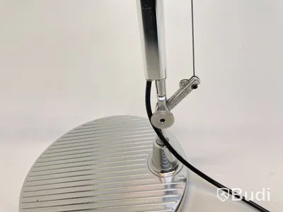 Skrivbordslampa Artemide, Tolomeo