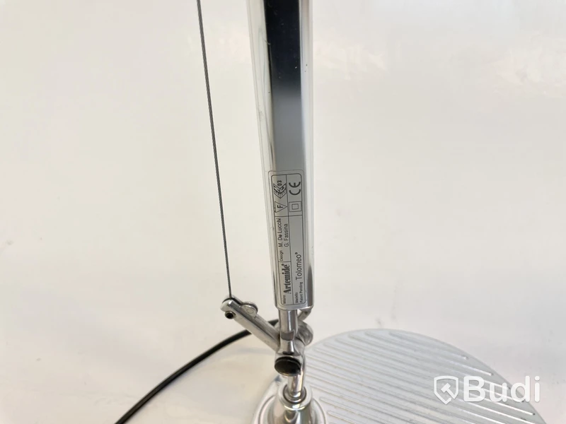 Skrivbordslampa Artemide, Tolomeo