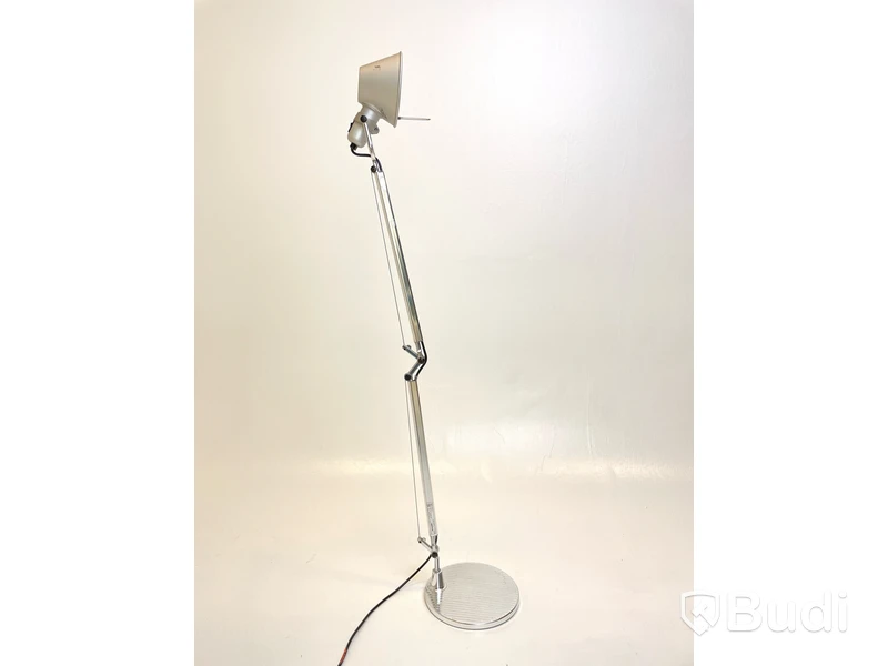 Skrivbordslampa Artemide, Tolomeo