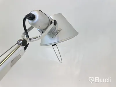 Skrivbordslampa Artemide, Tolomeo