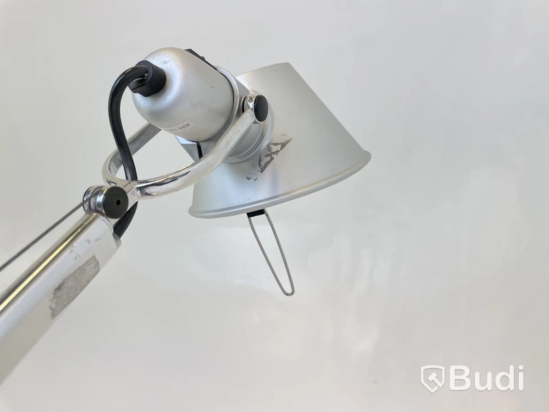 Skrivbordslampa Artemide, Tolomeo