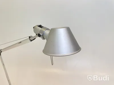 Skrivbordslampa Artemide, Tolomeo