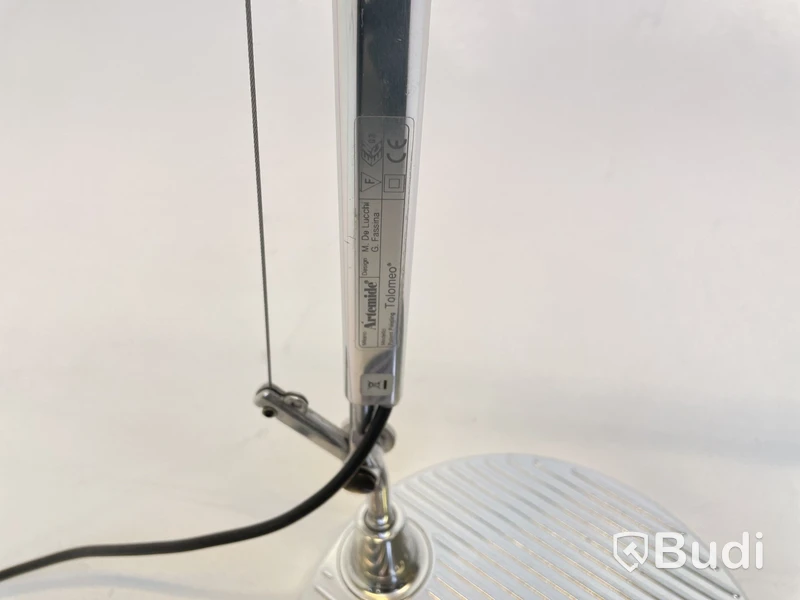 Skrivbordslampa Artemide, Tolomeo