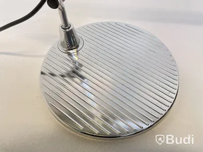 Skrivbordslampa Artemide, Tolomeo