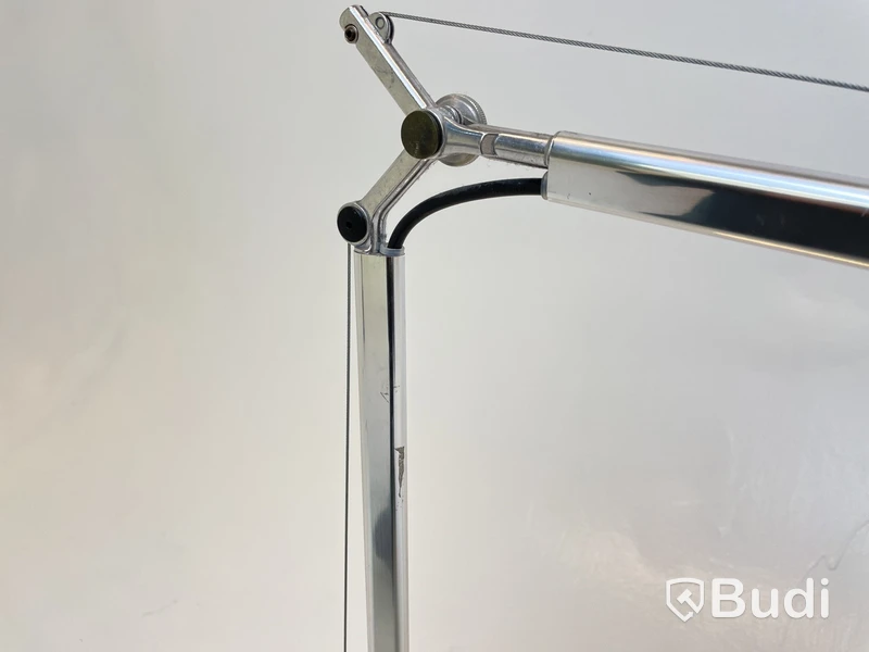 Skrivbordslampa Artemide, Tolomeo