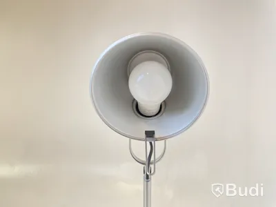 Skrivbordslampa Artemide, Tolomeo