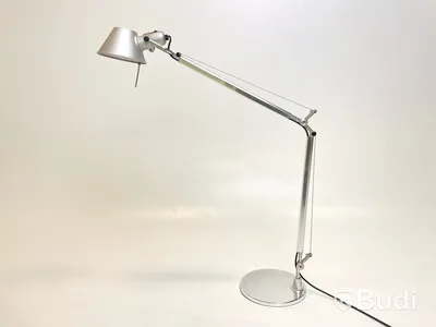 Skrivbordslampa Artemide, Tolomeo