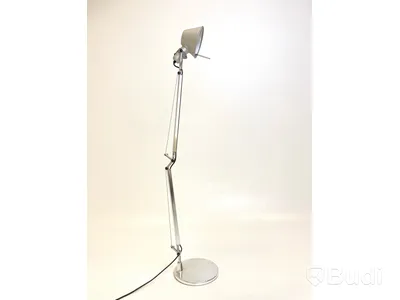 Skrivbordslampa Artemide, Tolomeo