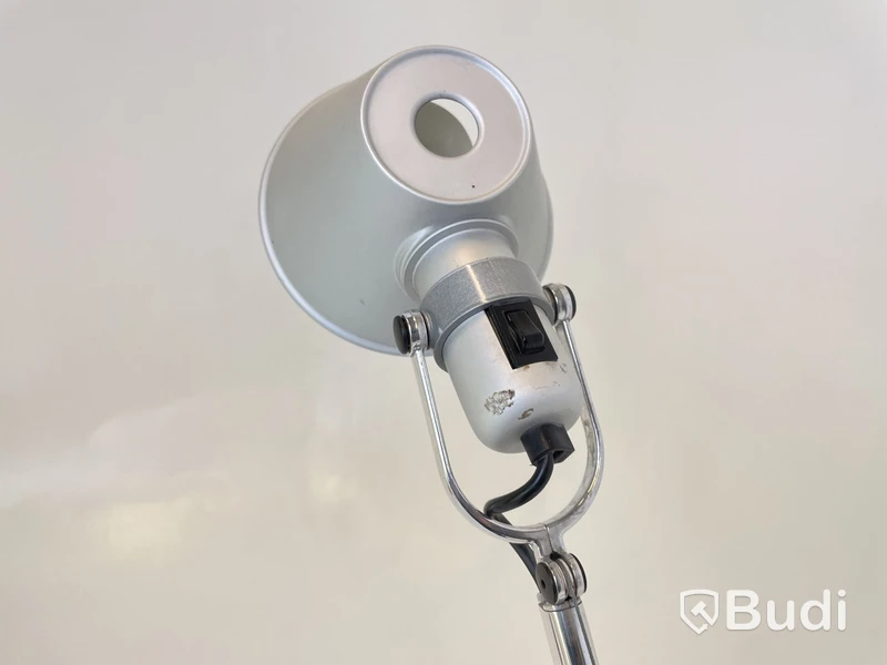 Skrivbordslampa Artemide, Tolomeo