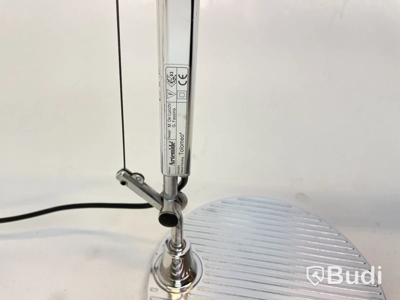 Skrivbordslampa Artemide, Tolomeo