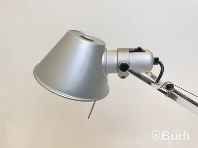 Skrivbordslampa Artemide, Tolomeo