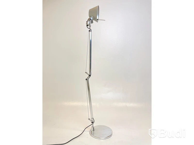 Skrivbordslampa Artemide, Tolomeo