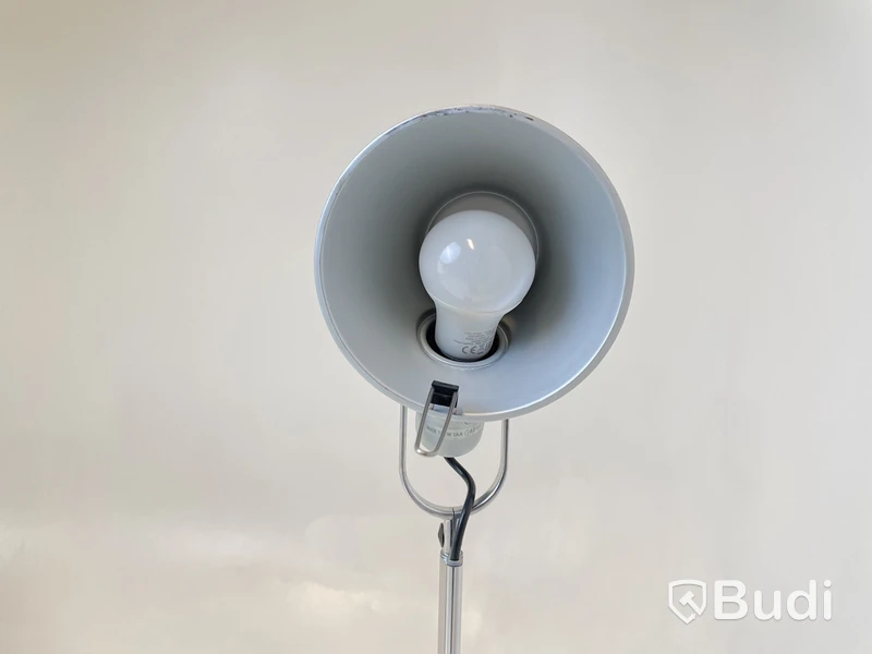 Skrivbordslampa Artemide, Tolomeo