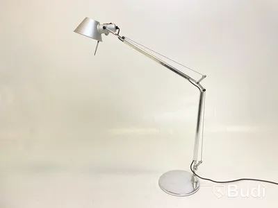 Skrivbordslampa Artemide, Tolomeo