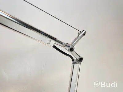Skrivbordslampa Artemide, Tolomeo