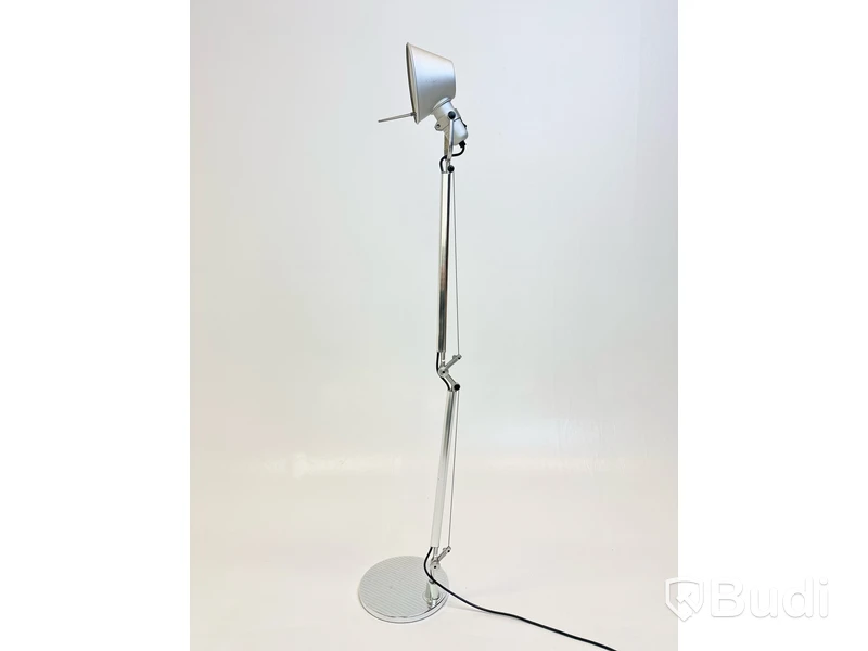 Skrivbordslampa Artemide, Tolomeo