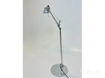 Skrivbordslampa Artemide, Tolomeo
