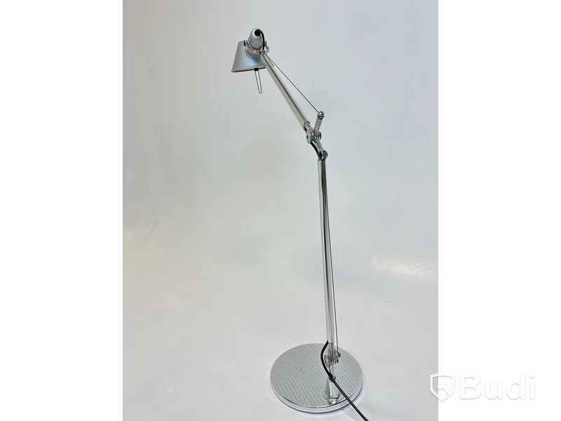 Skrivbordslampa Artemide, Tolomeo