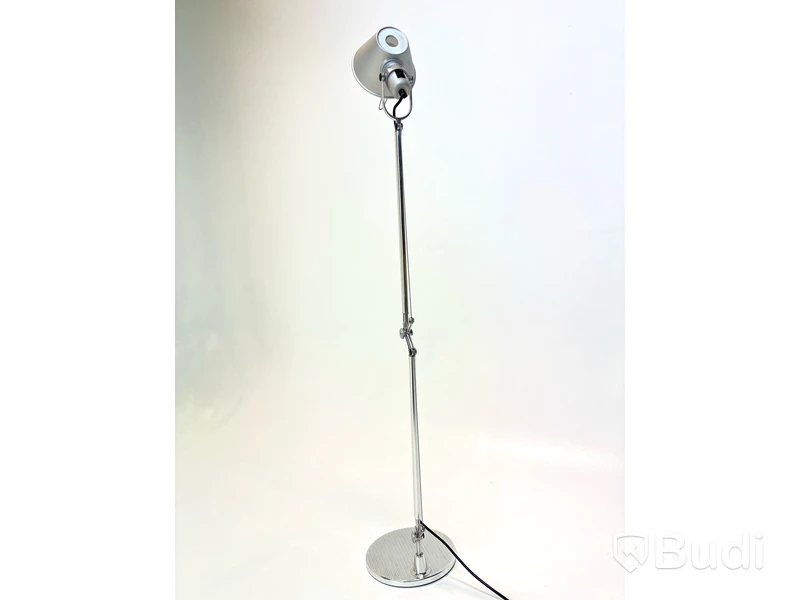 Skrivbordslampa Artemide, Tolomeo
