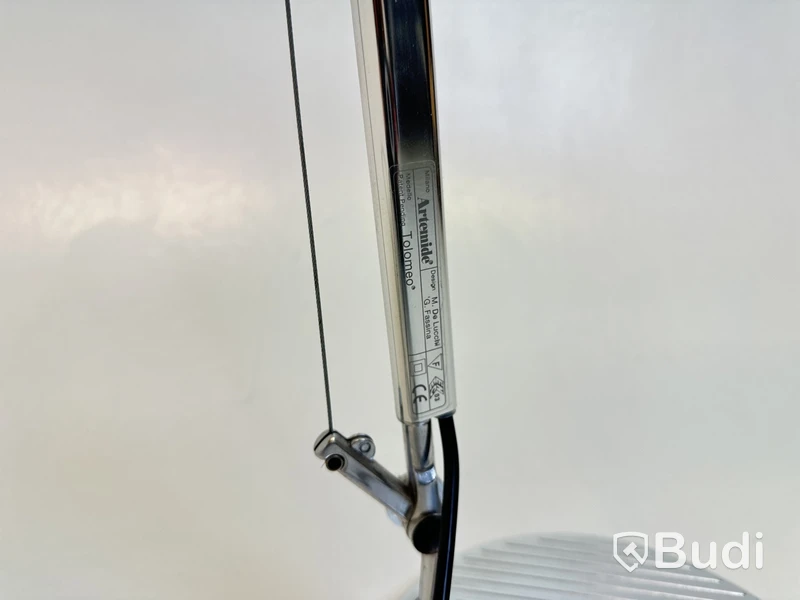 Skrivbordslampa Artemide, Tolomeo