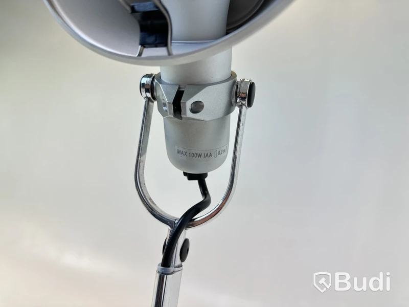 Skrivbordslampa Artemide, Tolomeo