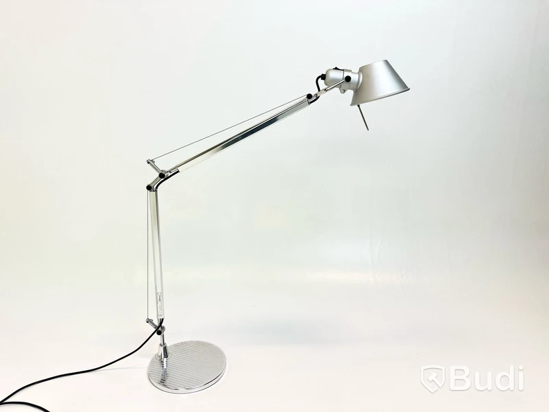 Skrivbordslampa Artemide, Tolomeo