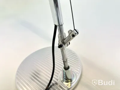 Skrivbordslampa Artemide, Tolomeo
