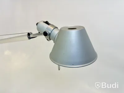 Skrivbordslampa Artemide, Tolomeo